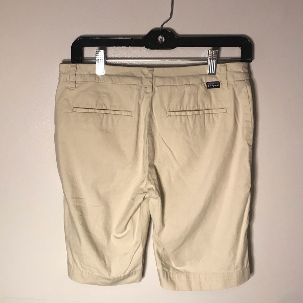 NWOT Patagonia Size 4 Beige Khaki Shorts - Picture 1 of 4